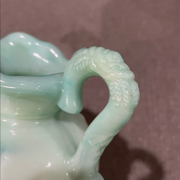 Vintage 1980s Avon Victoriana Pitcher - Picture 4 of 9